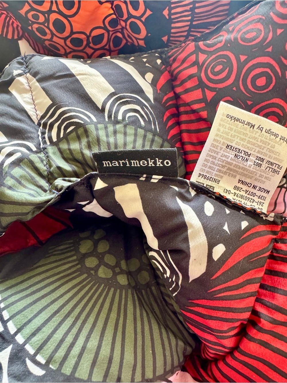 Marimekko for Uniqlo Padded Scarf in Multicolor Floral - Picture 2 of 7